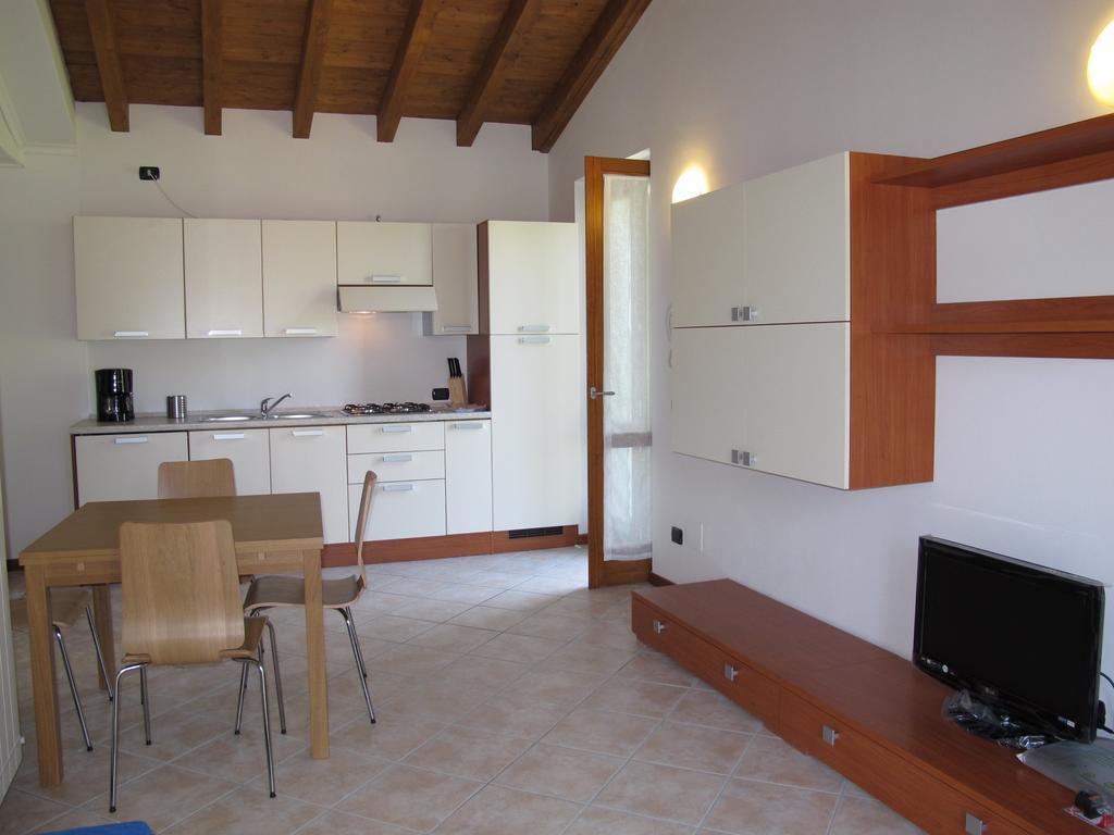 Appartamenti Donatello Toscolano-Maderno Habitación foto